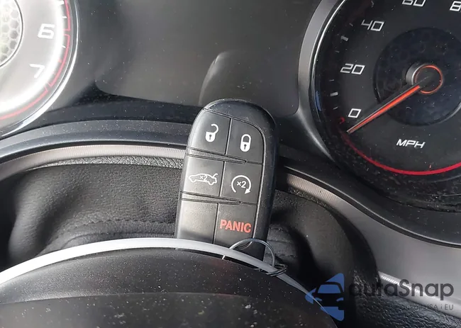 2C3CDXHG5PH645961: 43990413