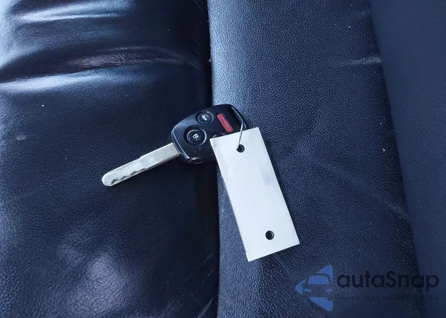 1HGCP2F67CA058607: 43990443