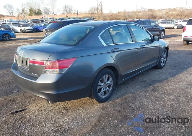 1HGCP2F67CA058607: 43990443