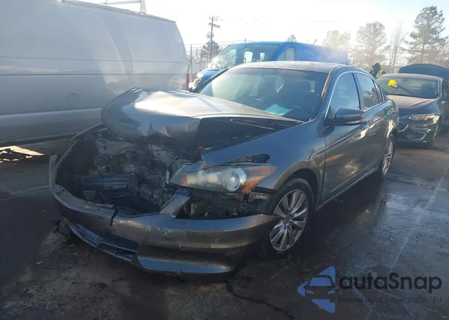 1HGCP2F82CA123879: 43990514