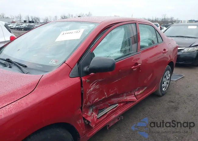 2T1BU4EE6AC267756: 43991792