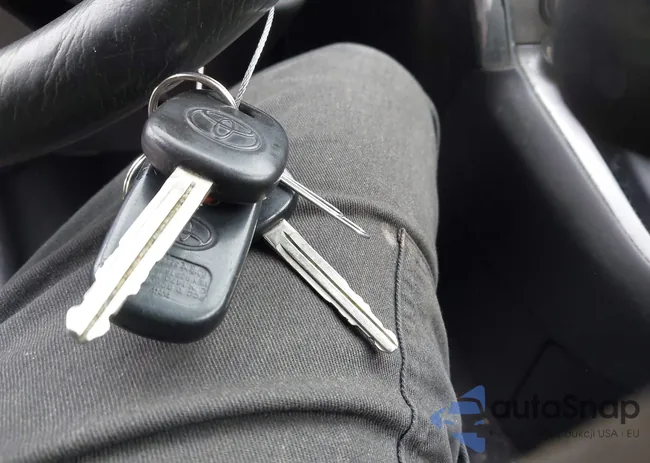 2T1KR32E45C356232: 43991929