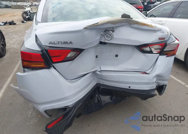 1N4BL4CV6RN364086: 43992104