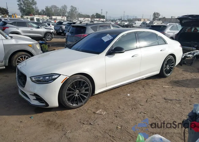 W1K6G6DB7PA167728: 43992184