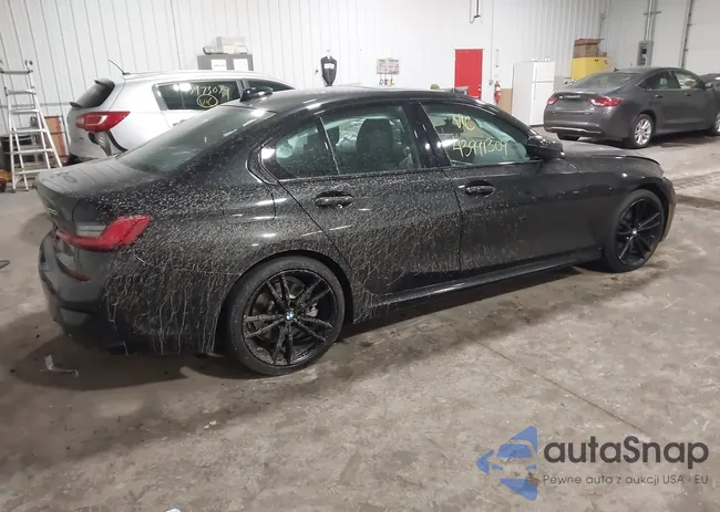 3MW5R7J07L8B27452: 43991309