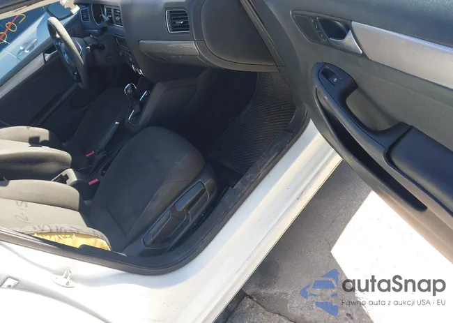 3VWD17AJ0FM355462: 43991312