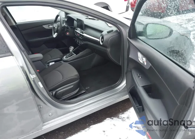 3KPF24AD5RE716880: 43991320