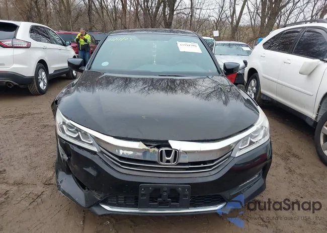 1HGCR2F58HA270330: 43991398