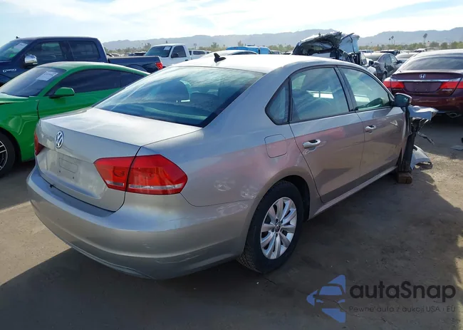 1VWAP7A33DC142135: 43991490