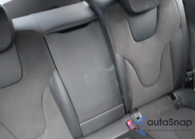 WAUGGAFRXFA031889: 43991610