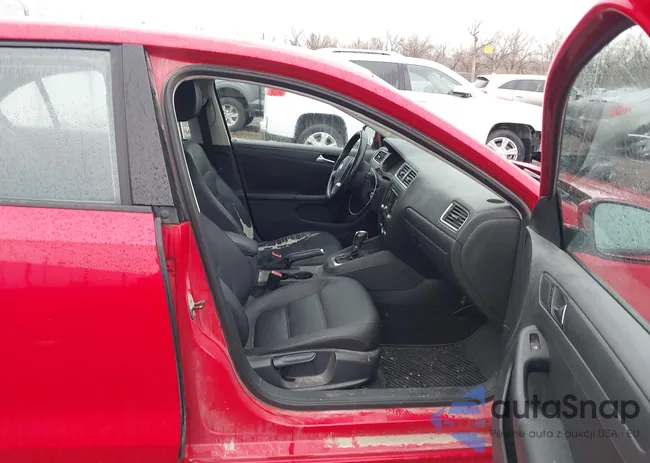 3VWDX7AJ9BM388355: 43992717