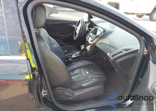 1FADP3N27GL374838: 43992779