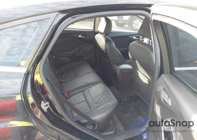 1FADP3N27GL374838: 43992779