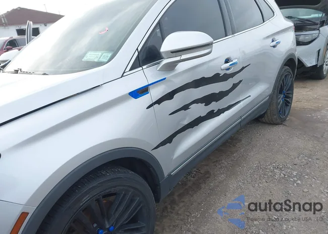 5LMTJ2AHXFUJ31635: 43993001