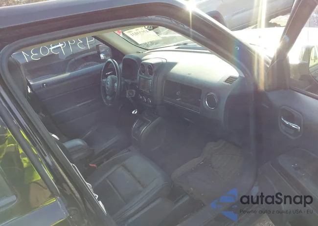 1C4NJRFB6GD596590: 43993031