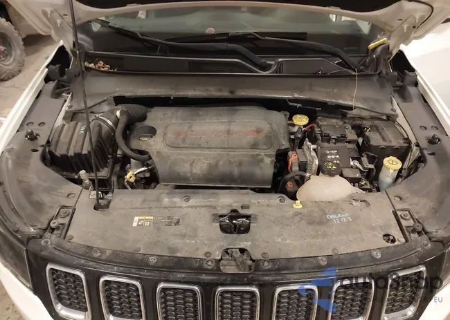 3C4NJDBB9JT282961: 43993115