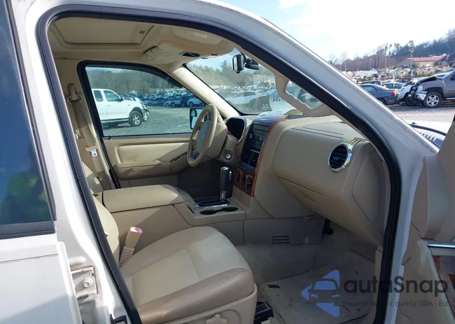 1FMEU64E68UA48959: 43993204