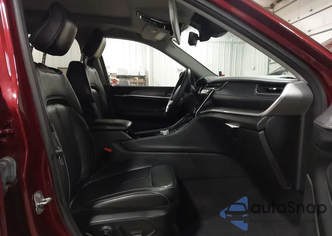 1C4RJKBG9M8202336: 43992330