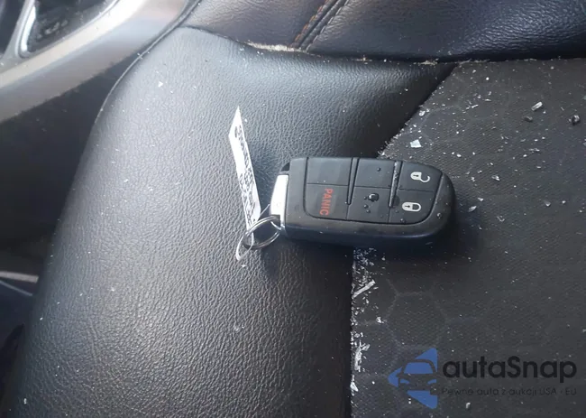 3C4NJDBBXJT246552: 43992369