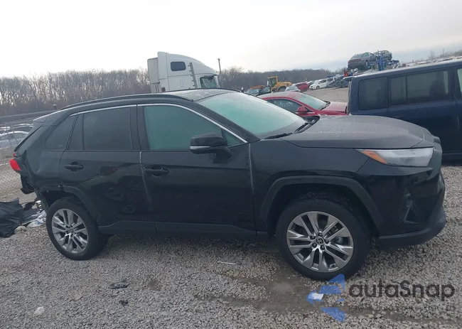 2T3A1RFV9RC402215: 43993683