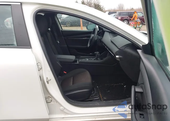 3MZBPAAL1NM301476: 43993737