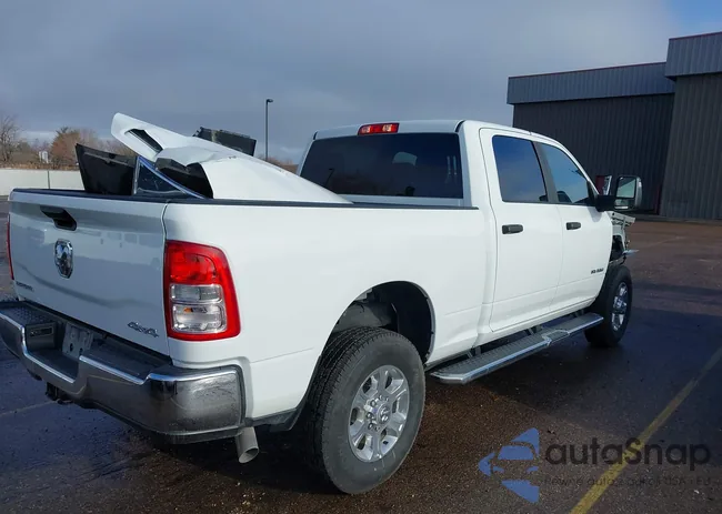 3C6UR5DJXRG285426: 43993759