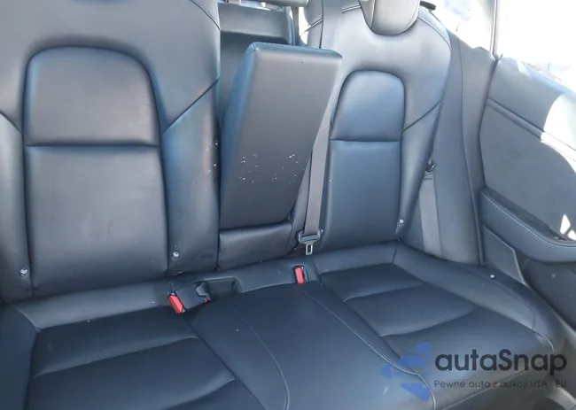 5YJ3E1EB9JF054737: 43993298