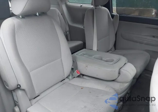 KNDMB5C16G6159514: 43993380