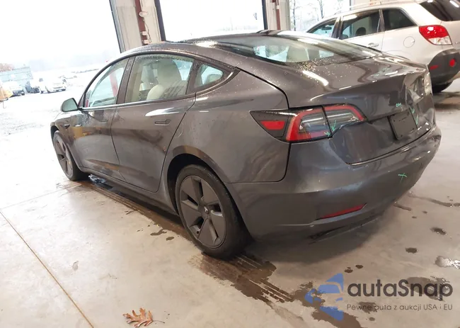 5YJ3E1EA3PF693227: 43993402