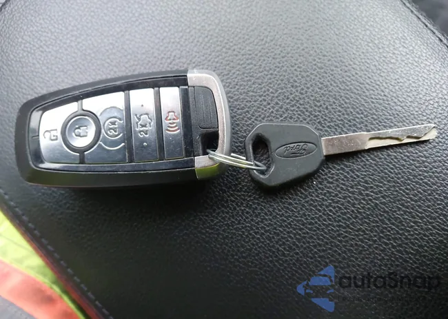 1FM5K8D86JGC50801: 43993440