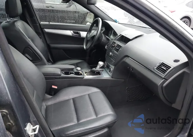 WDDGF52X28F097267: 43993443