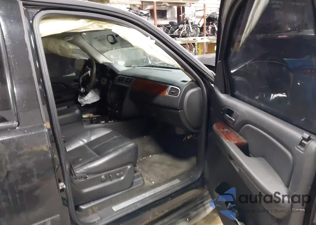 1GKFK33029R125791: 43993589