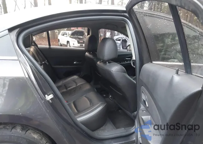 1G1PE5SBXF7137256: 43994676