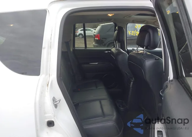 1C4NJDEB3GD558920: 43994733