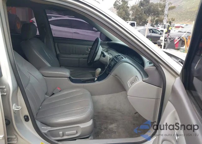 4T1BF28B83U325528: 43994957