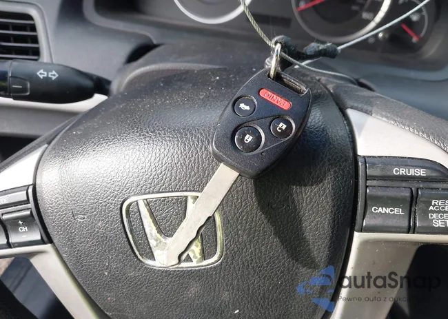 1HGCP267X8A042398: 43994986