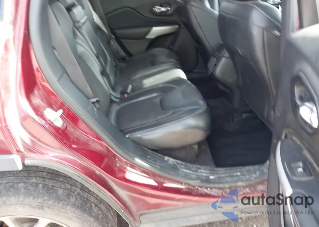 1C4PJLLB7JD621899: 43994302