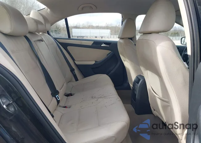 3VWDX7AJ6CM305563: 43994373