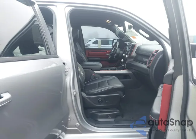 1C6SRFLT3LN358814: 43994618