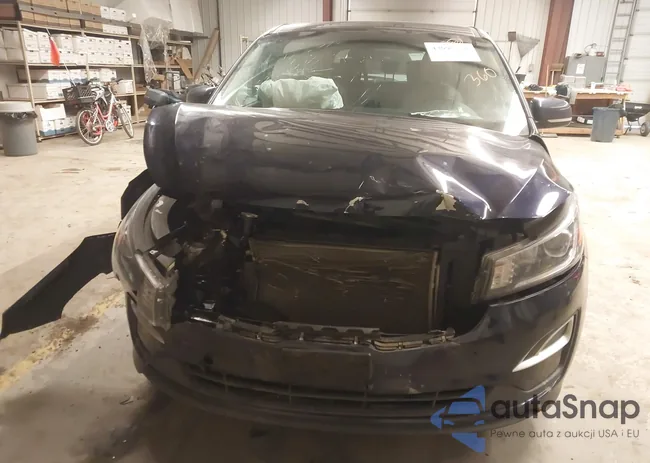 KNDMB5C10M6668560: 43995756