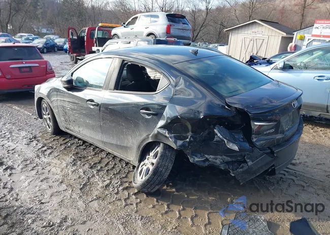 3MYDLBYV0KY517426: 43995806