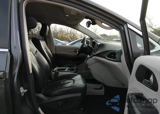 2C4RC1EGXHR643872: 43996171