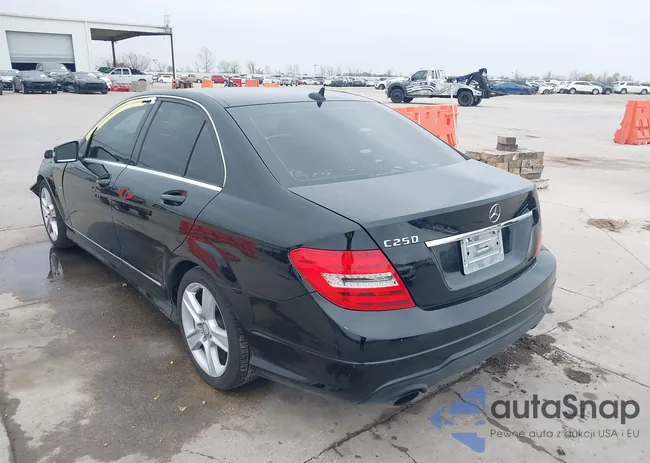 WDDGF4HB9CR215084: 43996176