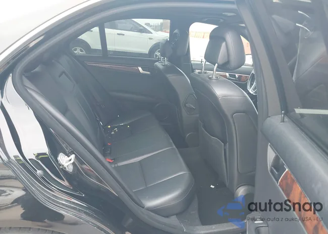 WDDGF4HB9CR215084: 43996176