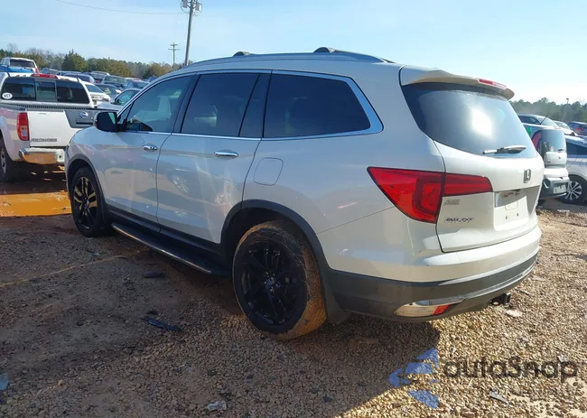 5FNYF6H05HB019570: 43996178