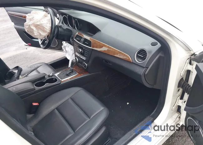 WDDGF8BB3CR211659: 43996185