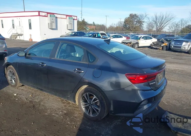 3KPF24AD7RE744339: 43995298