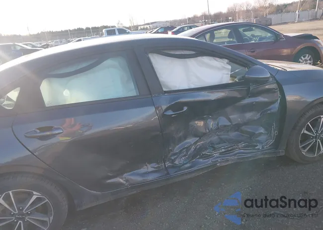 3KPF24AD7RE744339: 43995298