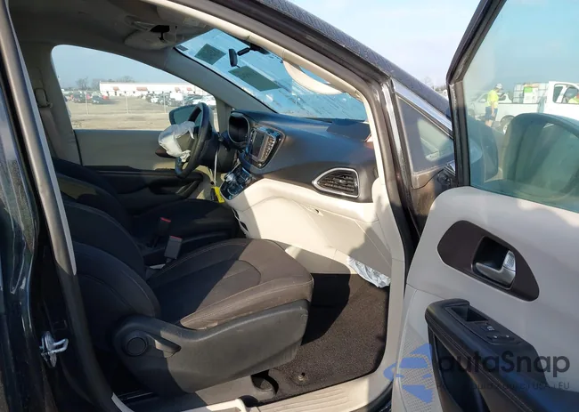 2C4RC1DG9JR130345: 43995342