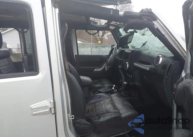 1C4BJWEG3CL254464: 43995375